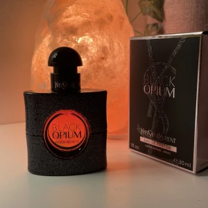 Black opium parfym - Black opium från ysl, 30 ml ⚡️⭐️ bara testat, nypris minst 600 ✨ priset som står gäller - passa på med fri frakt! 