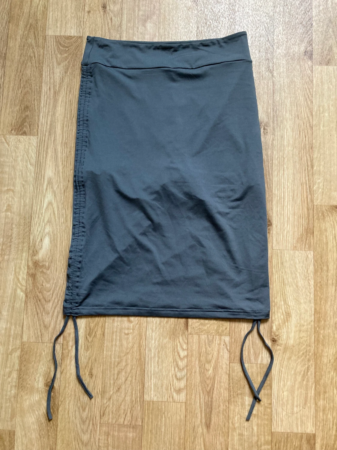 Kjol med inbygda shorts - 90