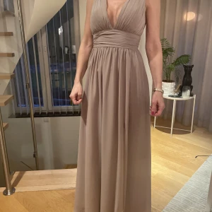 Långklänning jj house - Super fin