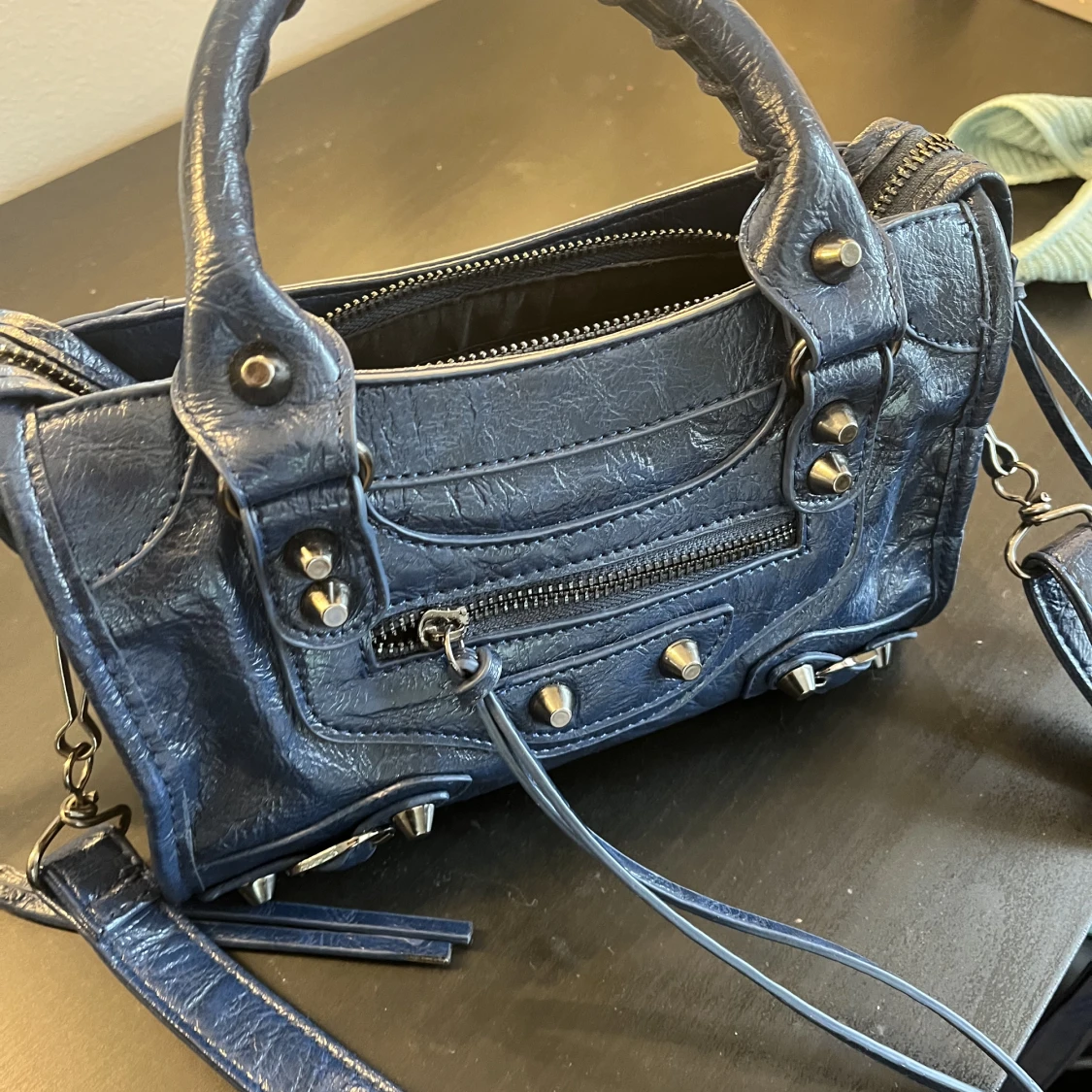 Balenciga liknade väska  - 91