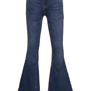 Säljer jeans från H&M    Jeansen har används några få gånger   Inga skador/fläckar    Nytt pris 299 kr mitt pris 70 kr   Skriver mer exakta fraktkostnaden privat