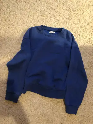Mörkblå Lindex tröja storlek xs använd typ 5 gånger