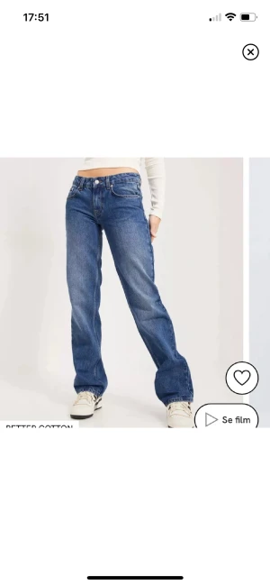 Lågmidjade jeans  - Säljer mina långmidjade jeans ifrån Nelly köpta för 599kr inga defekter använda kanske tre gånger 
