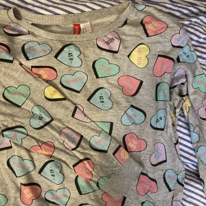 Sweetharts tröja  - Tröja från h&m finare färger i verkligheten 