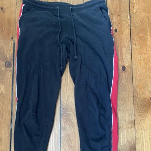 Mjukisbyxor - Mjukisbyxor från hm. Kommer inte till användning men supersköna!