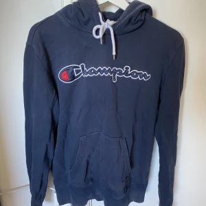 Hoodie - Superskön och fin hoodie från Champion