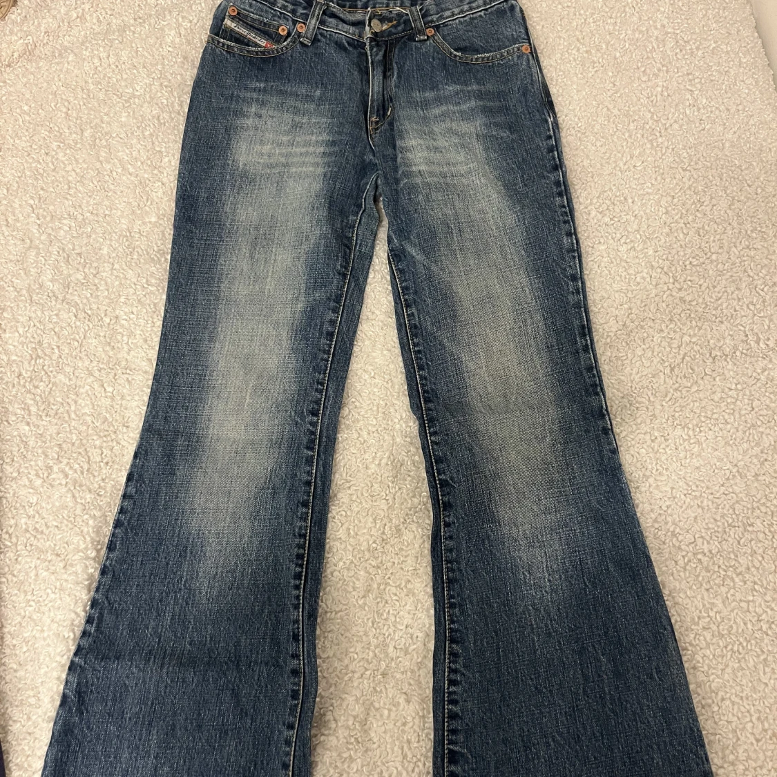 Lågmidjade boothcut diesel jeans