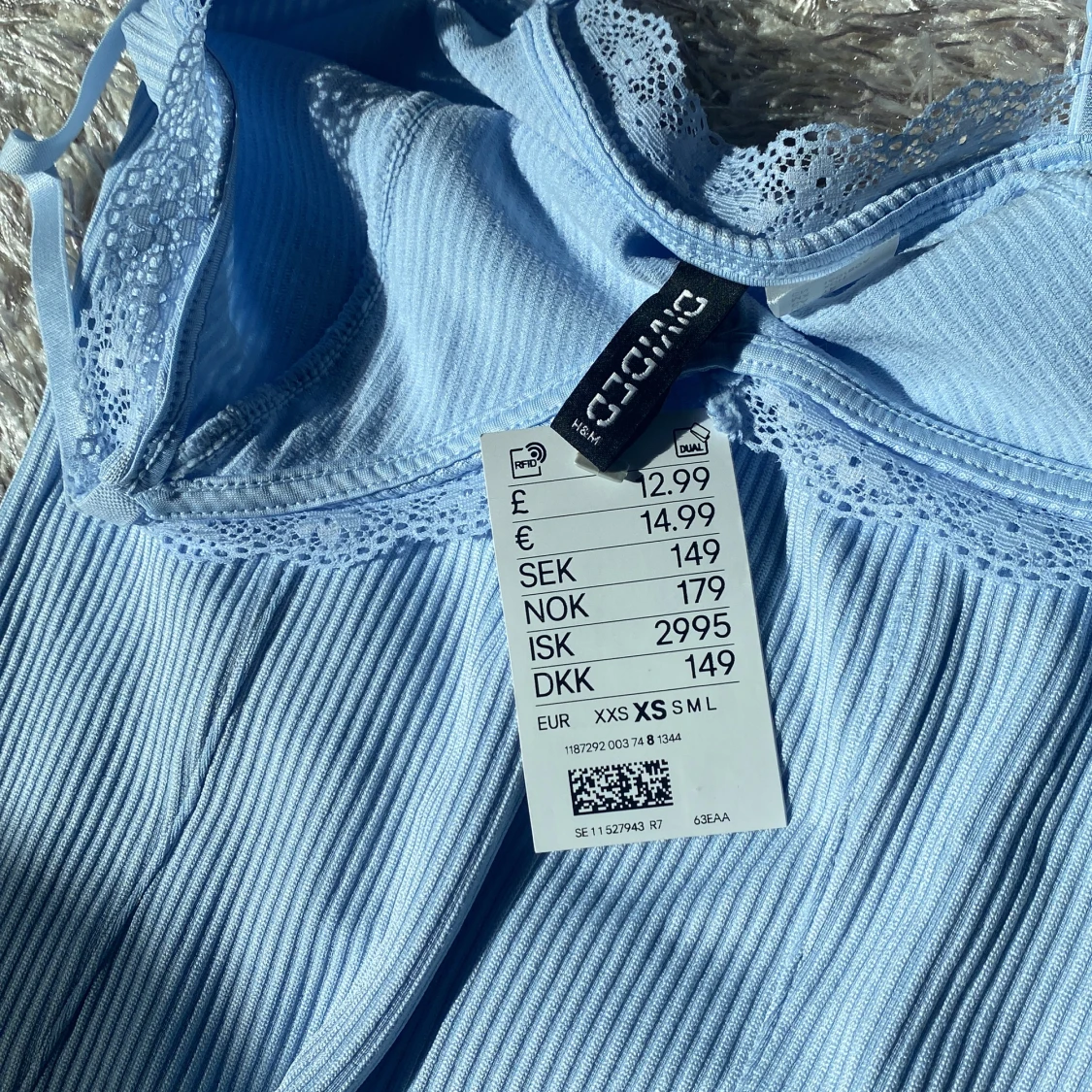 Oanvänd blå klänning - 91