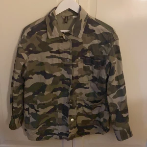  kamouflagejacka  - Bra skick 