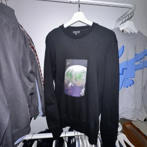 Lanvin sweatshirt - Size S passer M Nypriss 500$  Har kvitering