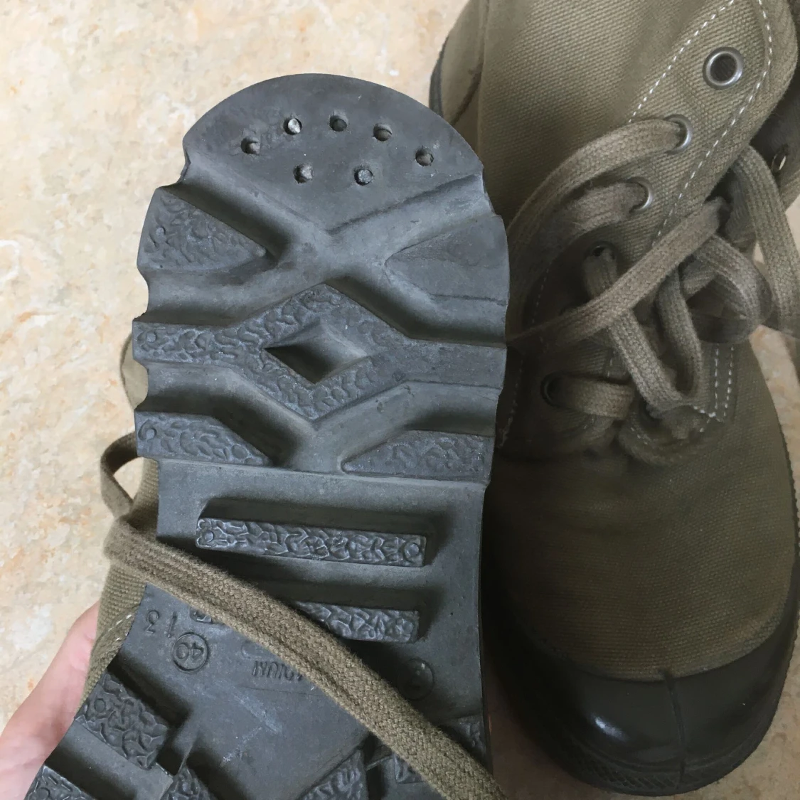 Khaki-färgade palladiumskor - 91