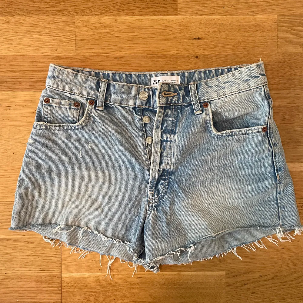 Perfekta jeans shortsen från Zara 🤠. Shorts.