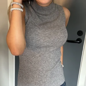 Grå stickat linne - Stickat linne, superfint perfekt till våren❤️