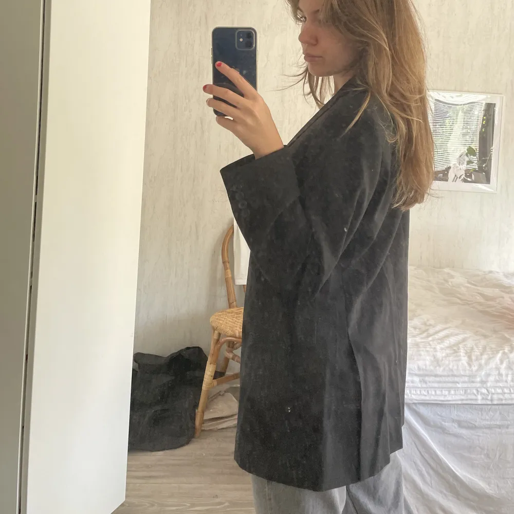 Blazer som sitter oversized på mig som är XS ✨ Väldigt bra kvalitet och köpt second hand . Jackor.