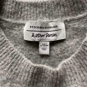  & other stories tröja - KLICKA INTE PÅ KÖP NU, Inte min bild, Tröja från & other stories som jag köpte på plick men säljer vidare💕💕