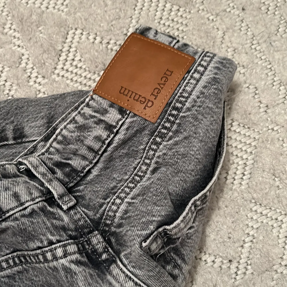 Superfina och jättesköna jeans från Bikbok, cirka 6 månader gamla i storlek 29/32. Jeans & Byxor.