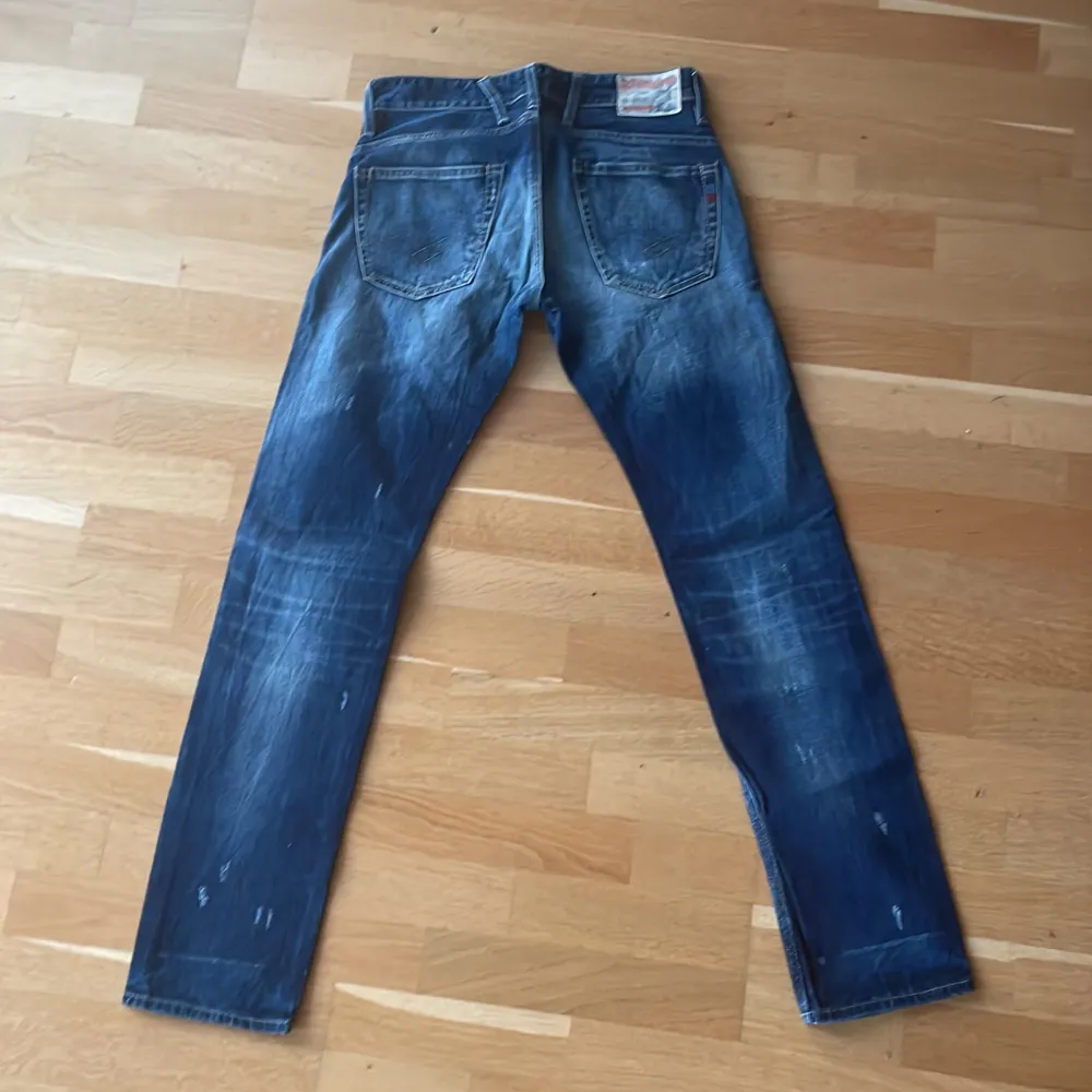 Ett par riktigt feta replay jeans i storlek 29/32. Pris går att diskuteras vid smidig affär!. Jeans & Byxor.