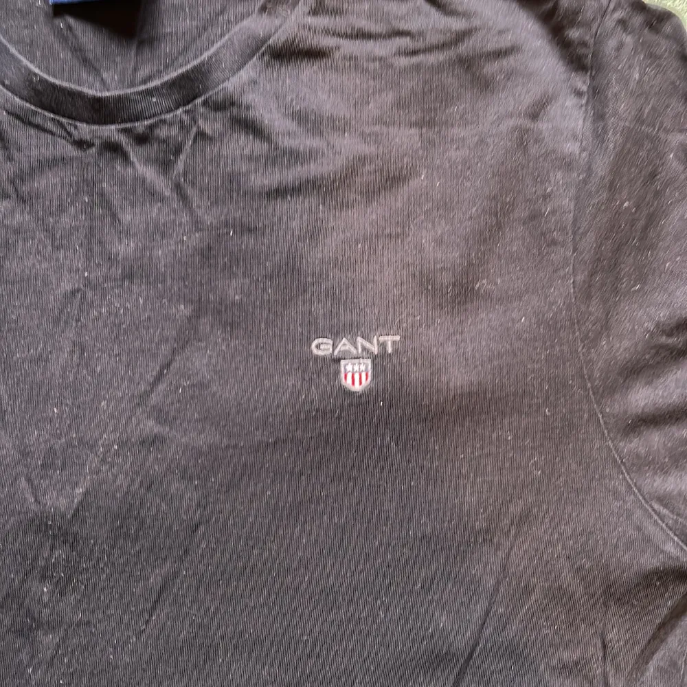Gant T-shirt Helt oanvänd Pågrund av att den är för liten. T-shirts.