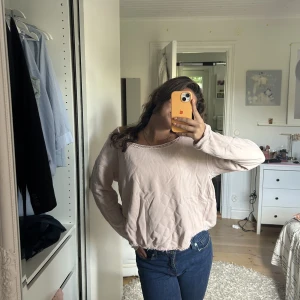 tröja - Skit snygg tröja från Odd Molly med cut out i ryggen!!!