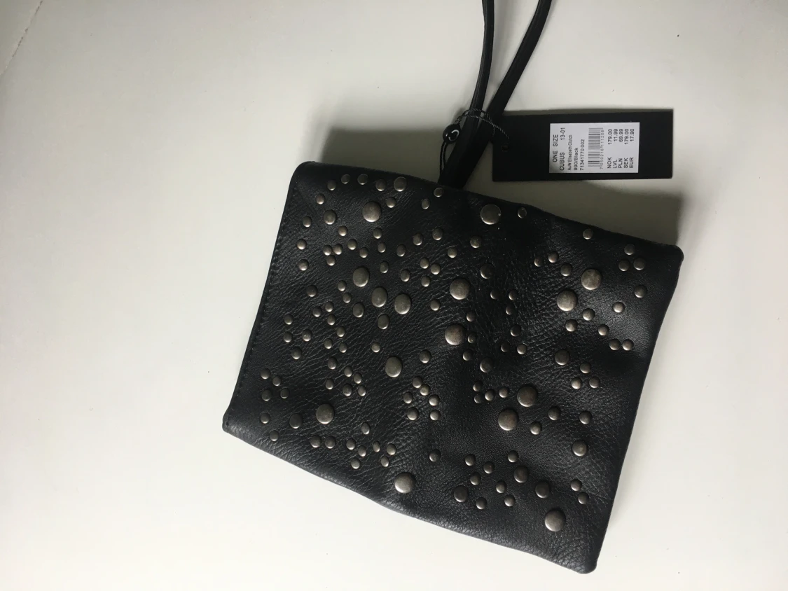 Väska med små stenar/nitar  - 90