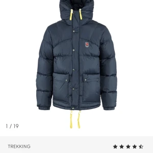 Fjällräven  - Intressekoll på min superfina fjällräven! Den är i superfint skicka, så varm och perfekt inför vintern❤️