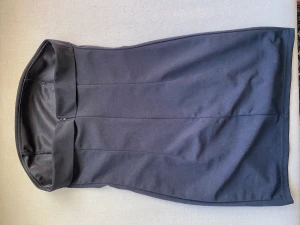 Bandeau klänning - Säljer denna svarta bandeau klänning som är som ny. Inga tecken på användning alls.