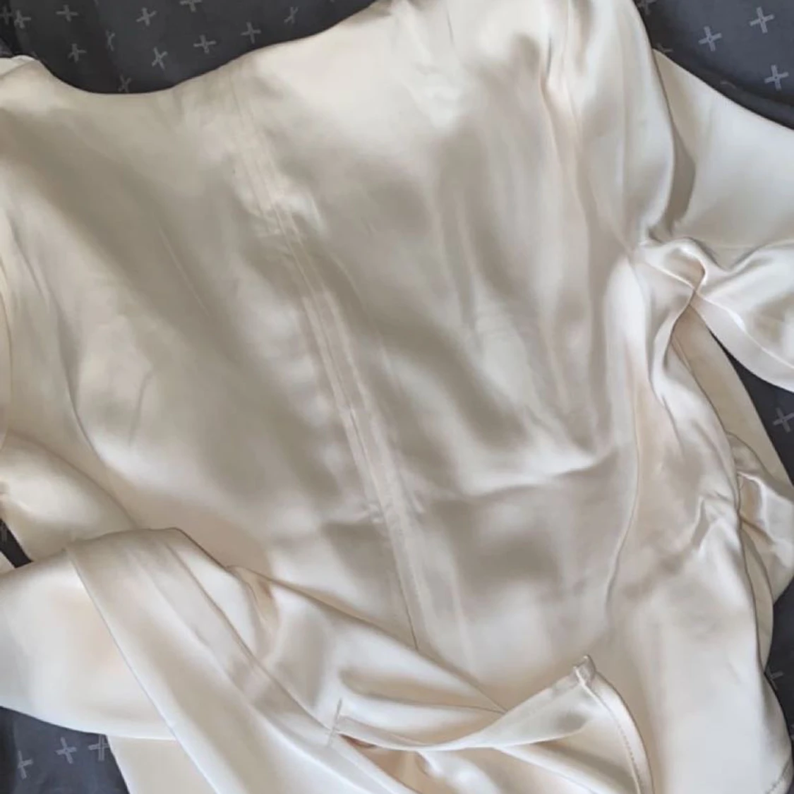 Vit Blus med slits i armar - 90