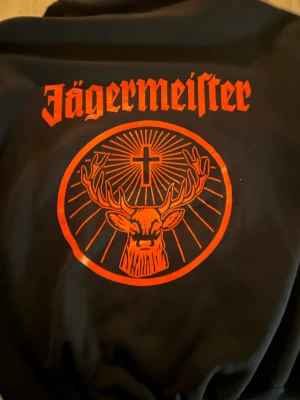 Jägermeister hoodie  - Jätte fin Hoodie som aldrig kommit till användning 