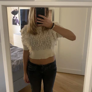 Topp - Så söt topp från zara💕 den har en liten defekt vid halsen, syns dock knappt när man har den på