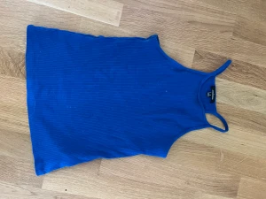 Skitsnygg blå tanktop  - Blå tanktop från USA. Använder inte längre.💕