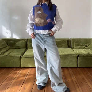 1/1 Mohair vest sample  - Unisex 50% Mohair vest size XS (men) / S-M (women)  this piece might have some inaccuracies regarding, measurements, design or material composition.   I put a lot of hard work into the designs and also spent 180$ for each piece to be sampled.