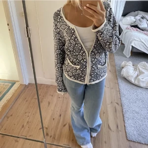 Kofta  - Lägger ut igen pga att förra personen som vann budgivningen aldrig svarade, lägg bud eller köp direkt för 300!❤️ INGA DEFEKTER 