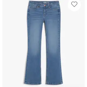 Helt nya lågmidjade bootcut jeans från Kappahl i storlek 34!  Helt slutsålda i bland annat denna storlek!🩵🫶🏼