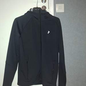 peakperformance zip hoodie knappt andvänd nypris 1600kr