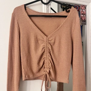 Topp - Söt topp från shein, använd fåtal gånger 💕