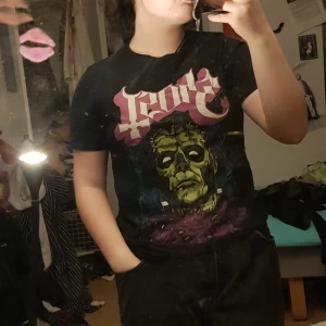 Ghost t-shirt  - En as frän ghost tshirt i gott skick 