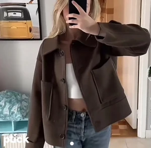 Kort kappa - Säljer min korta kappa från Kappahl tror den är slutsåld. Använd någon månad🫶nypris 900kr