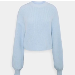 Stickad tröja  - Supermysig stickad tröja ifrån monki, perfekt för hösten och vintern! Pris går att diskuteras vid snabb affär! 👐🏻