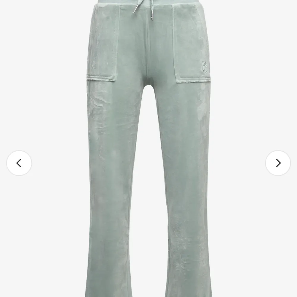 Sälje Elina juicy byxor då de int kommer till användning längre❤️. Jeans & Byxor.