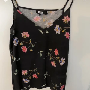 Linne från bik bok  - Strl xs  Fint skick  Använd en gång  Bik bok  FRI FRAKT FRAM TILL SÖNDAG KVÄLL🤩👏👏