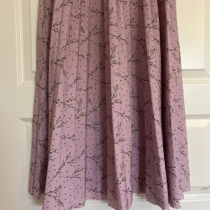 Super söt långkjol - Jättesöt långkjol från Nakd i strlk s