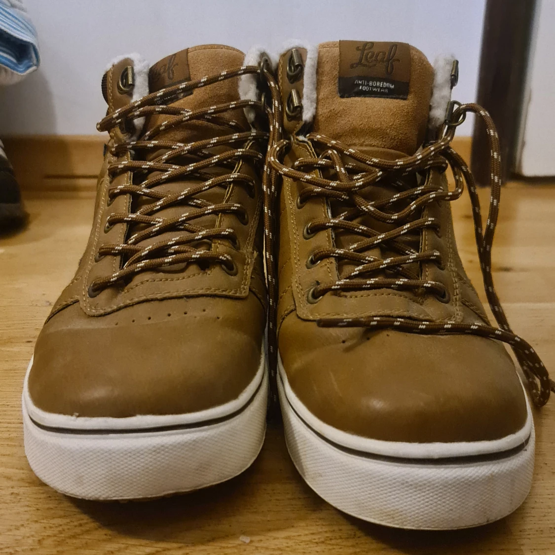 Fodrade skor från Leaf  - 90