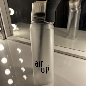 Air up vattenflaska - Endast testad en gång men fick inte så mycket användning för den. Nästan som ny, pris kan diskuteras
