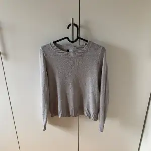 Säljer denna stickade tröja från hm i storlek xs