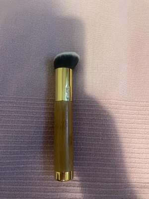 Tarte foundation borste  - Ordinarie 300kr 