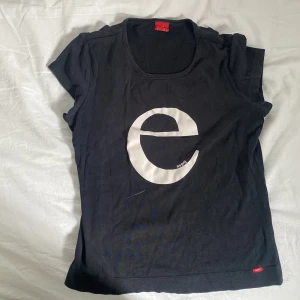 T-shirt - Ok skick charmig tröja