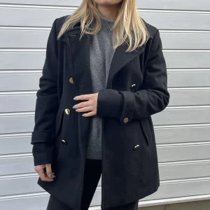 Jacka  - Jätteskön kappa i bra skick! Perfekt nu till hösten