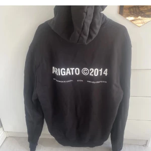 Axel arigato hoodie  - Axel arigato hoodie i storlek Small (herrmodell). Knappt använd är i fint skick! 