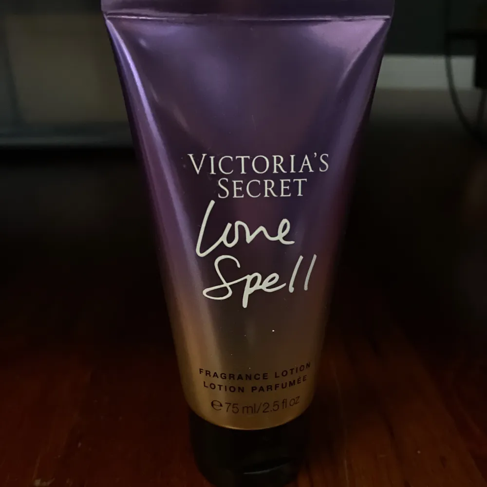 Love spell body lotion. Aldrig använd!💗. Övrigt.