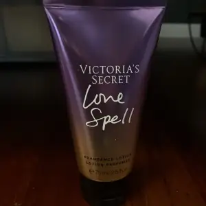 Love spell body lotion. Aldrig använd!💗